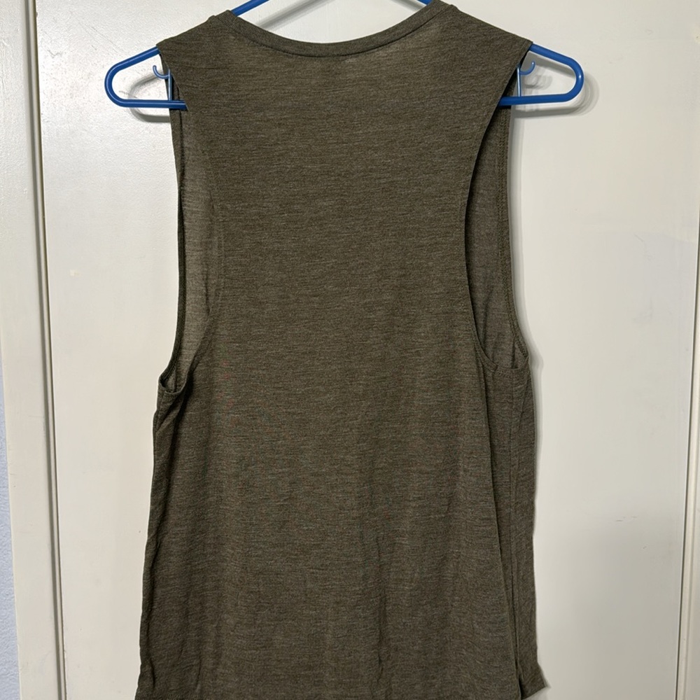Muscle tank - Picture 4 of 4